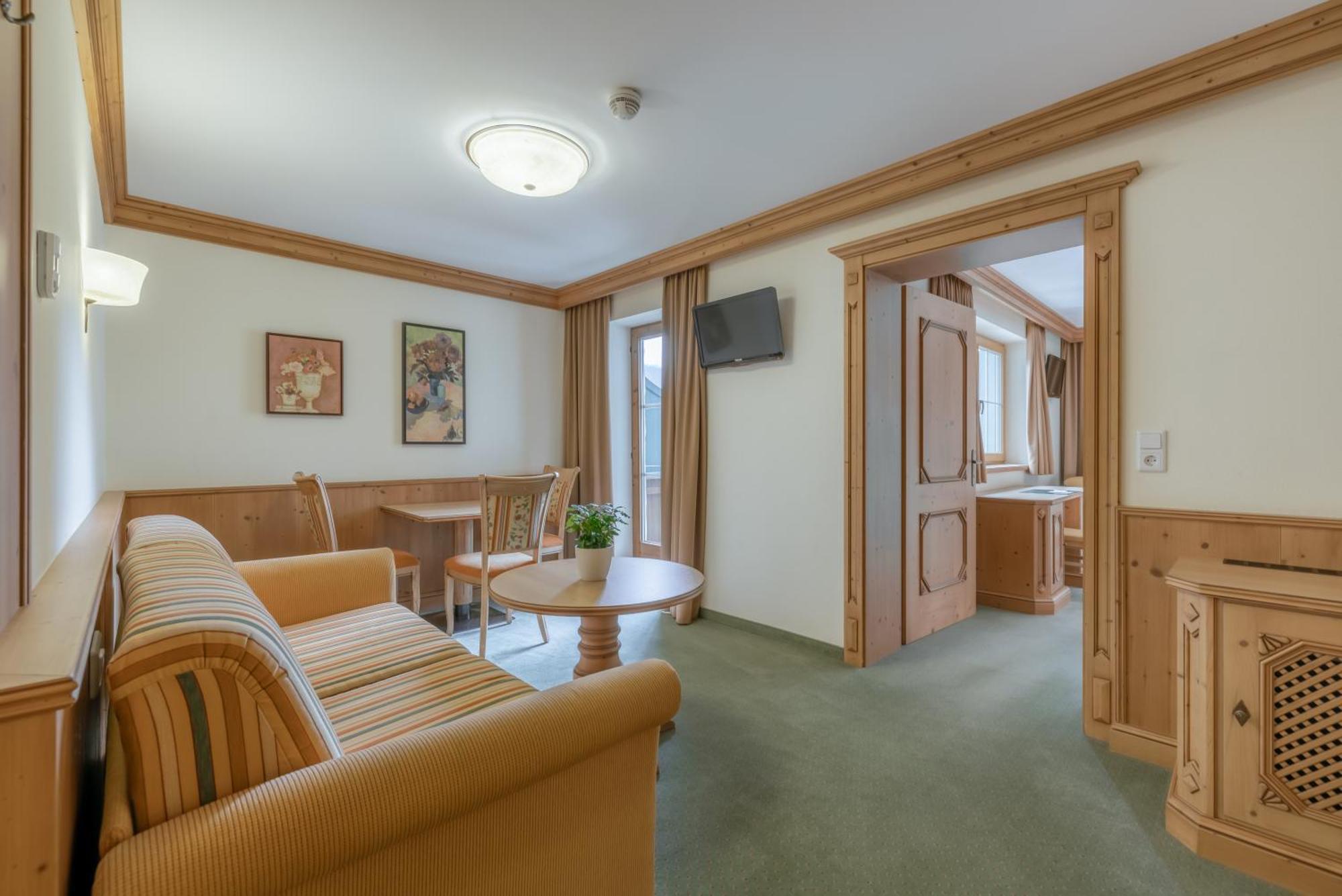 Kerschdorfer - Wohlfuehlhotel Garni - Adults Only Kaltenbach Luaran gambar